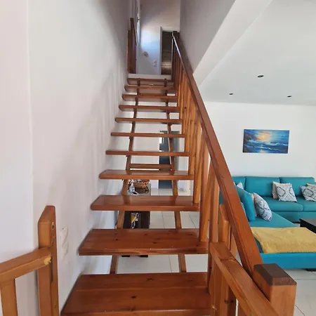 Mari Μακρύς Γιαλός